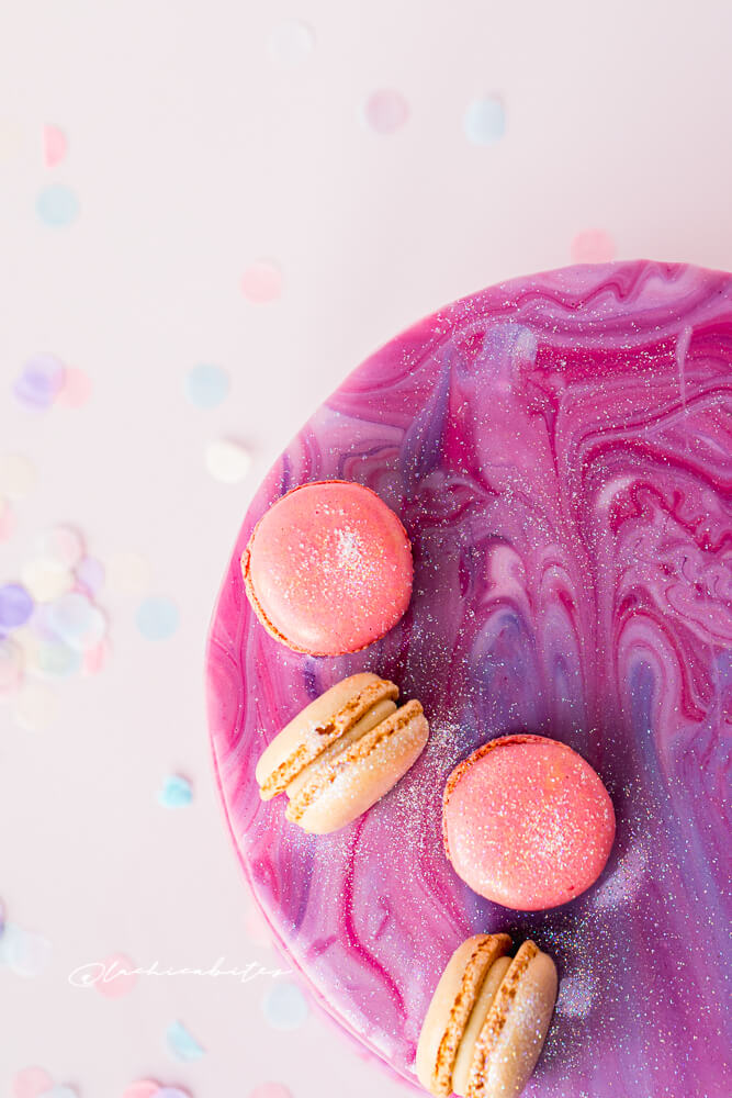 Macarons Cake with marble effect