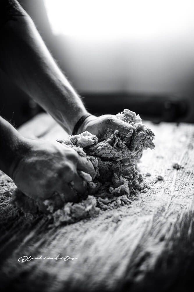 LaChicaBites_FoodPhotography_Working_with_hands