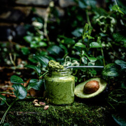 Dairy free alternative for pesto recipe. Using cashews, pistachios and avocado @Lachicabites Food Photography