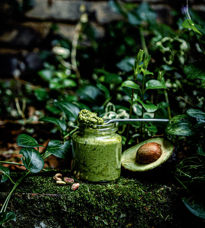 Dairy free alternative for pesto recipe. Using cashews, pistachios and avocado @Lachicabites Food Photography