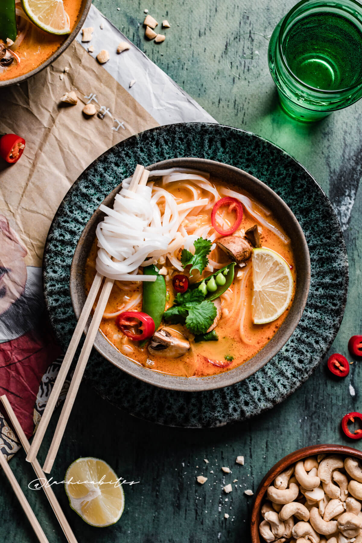 Homemade and easy VEGETARIAN RED THAI CURRY SOUP with coconut and lemongrass - recipe by Lachicabites