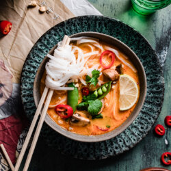 Homemade and easy VEGETARIAN RED THAI CURRY SOUP with coconut and lemongrass - recipe by Lachicabites