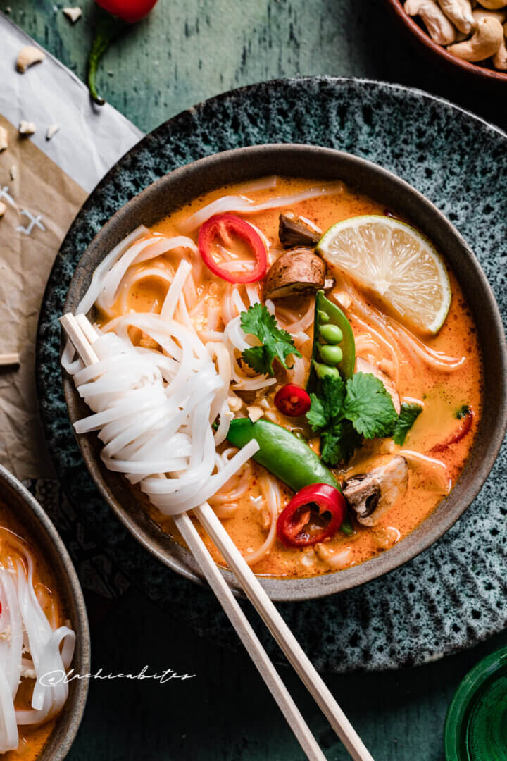 LaChicaBites- Best RED THAI CURRY SOUP Recipe